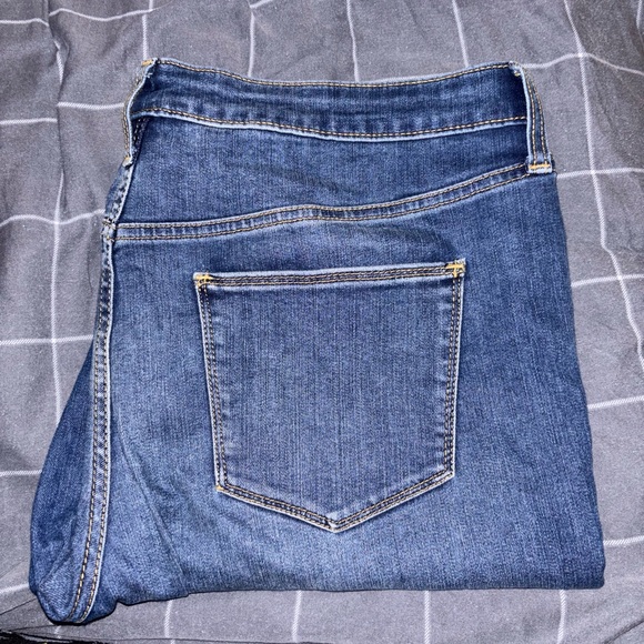 Universal Thread Mid Rise Skinny (LONG) - Picture 3 of 5